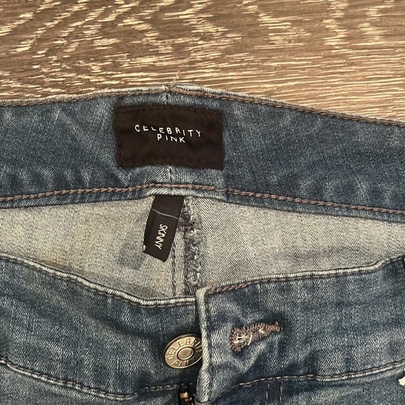 Celebrity pink jeans - Picture 2 of 4